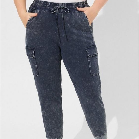 NWT-Torrid relaxed fit jogger size 2 (18/20) - Picture 5 of 8